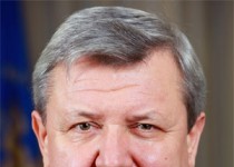 Реализуя прагматические подходы в экономике, мы должны помнить, что за формальными признаками находится человек, жители нашего города», - Дмитрий Краснов