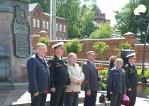 «Мы продолжаем великие традиции и должны равняться на тех людей, которые прославили  нашу Родину», - Николай Сатаев