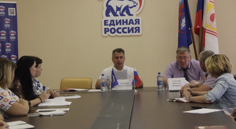 Станислав Прокопович принял участие в обсуждении оформления Аллеи Славы Канавинского района