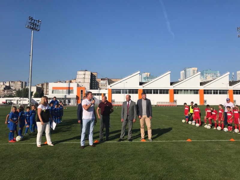 Станислав Прокопович поздравил канавинцев с футбольным праздником