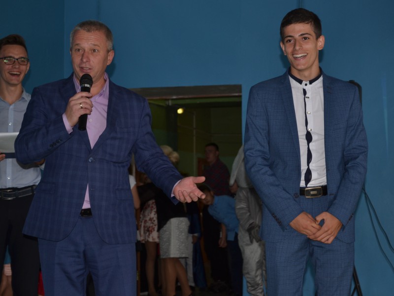 Алексей Гойхман поздравил участников необычного Дня учителя в школе №51