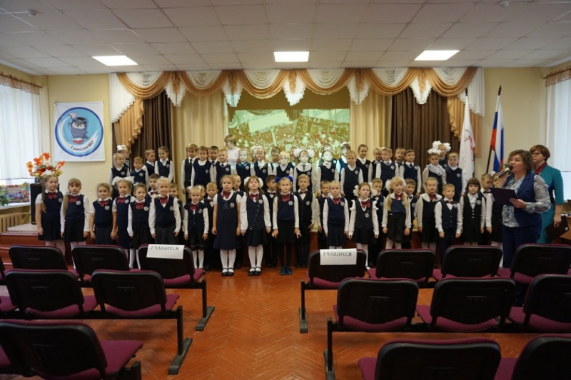 Алексей Гойхман поздравил первоклассников гимназии №2 с посвящением в гимназисты