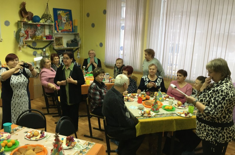 Анна Круглова организовала чаепитие для членов ВОИ