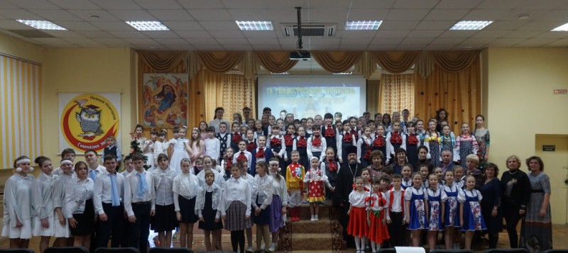 Дмитрий Барыкин поддержал детские Рождественские фестивали