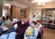 «Школа долголетия» провела занятие с жителями в ТОС квартала Энгельса и бульвара Юбилейный