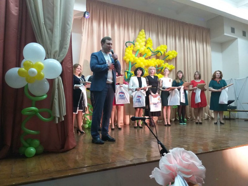 Станислав Прокопович поздравил финалистов фестиваля Классный руководитель в Канавинском районе