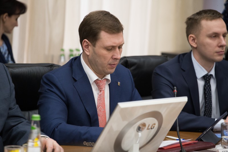 Станислав Прокопович представил проект «Безопасные дороги» на совещании у главы региона