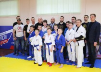 Владимир Поддымников-Гордеев принял участие в открытии спортивного зала в детском центре Приокского района