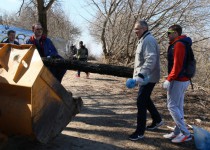 «Участие в таких субботниках лучше любых призывов приучает  к чистоте, к культуре», – Дмитрий Барыкин