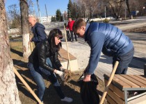 Станислав Прокопович организовал субботник в сквере имени Григорьева