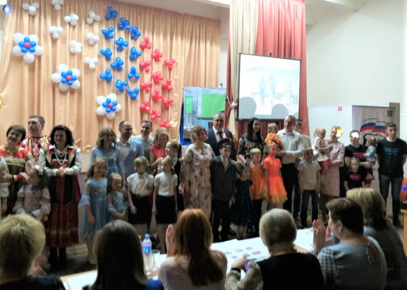 Станислав Прокопович приветствовал участников фестиваля Крепка семья - крепка держава