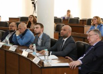 Депутаты запросили детальную информацию по срокам замены 260 устаревших остановочных павильонов