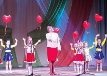 Роман Буланов поздравил победителей фестиваля детской песни «Поющие капельки – 2019»