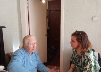 Члены молодёжного движения «Волонтеры Победы» помогают ветеранам Великой Отечественной войны Сормовского района