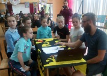 Станислав Прокопович помог организовать встречу детского клуба «Костер» и волонтерского движения «Сфера»