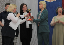 Анна Татаринцева получила Кубок Героя Слета добрых дел