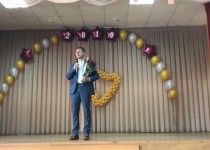 Станислав Прокопович поздравил выпускников школы №73 с последним звонком