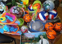 Владимир Аношкин ко Дню защиты детей подарил детским садам округа спортивный инвентарь