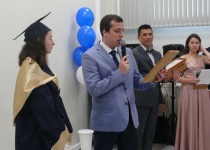 Выпускники Высшей школы экономики получили  Благодарственные письма от городской Думы