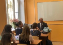 Владимир Поддымников – Гордеев провел парламентский урок в школе № 48