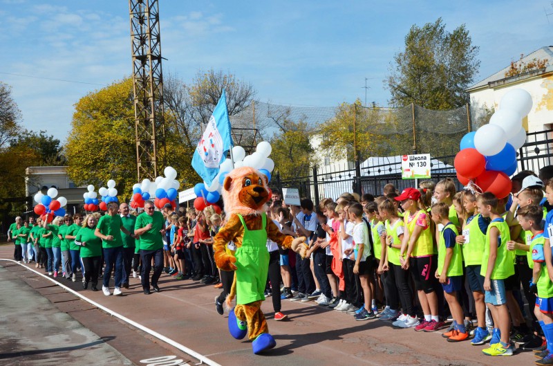 Депутаты городской Думы поддержали праздник школьных эстафет в Автозаводском районе