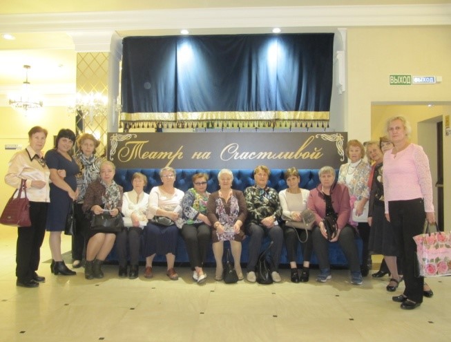 Александр Котельников подарил нижегородцам серебряного возраста билеты в театр