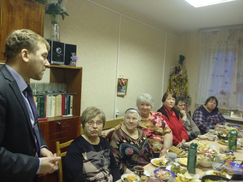 Максим Жук поздравил членов общества инвалидов Ленинского района с Новым годом