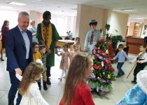 Шамиль Аляутдинов организовал новогодний праздник для детей микрорайона «Медвежья долина»