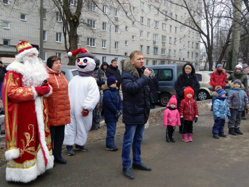 Максим Жук поздравил жителей Ленинского района с Новым годом