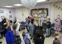 Новогодний праздник для детей в библиотеке им. Д.Н.Мамина-Сибиряка