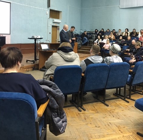 Владимир Амельченко внес предложения в проект благоустройства сквера «Самбо»