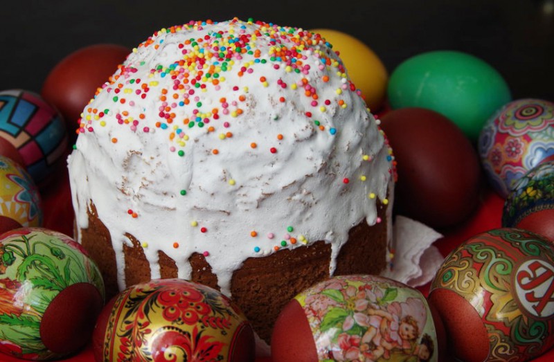 Шамиль Аляутдинов поздравил с Пасхой жителей 27-го округа