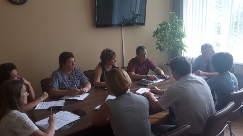 Николай Сатаев провел совещание по капитальному ремонту социальных объектов