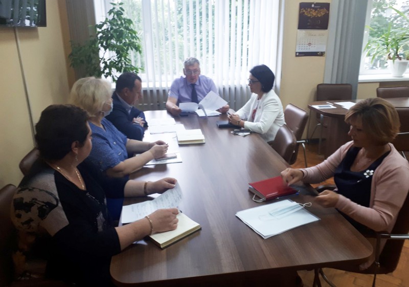 Николай Сатаев продолжает контролировать ремонт социальных объектов