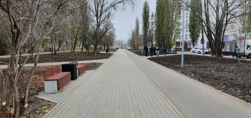 Бульвар по улице Сергея Есенина