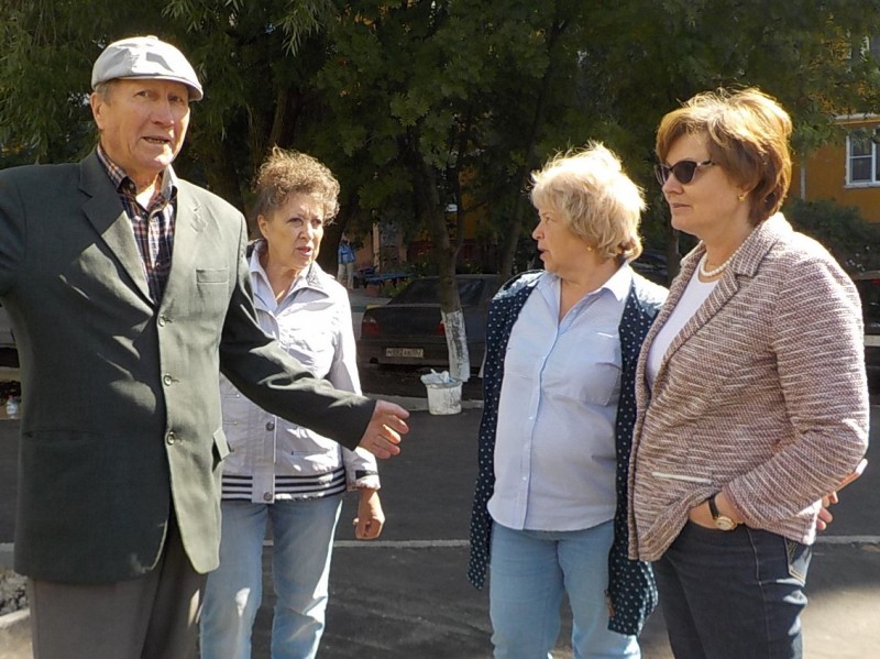 Ольга Балакина проконтролировала ход работ на строительных площадках в Верхних Печерах