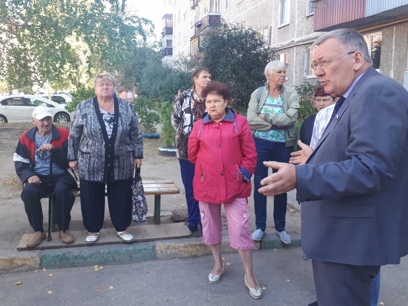Николай Сатаев встретился с жителями микрорайона Сортировочный