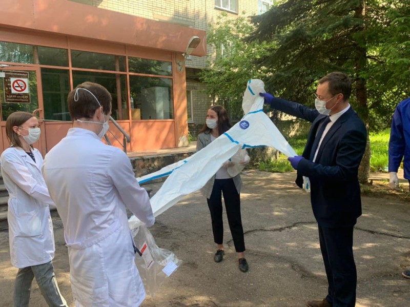 Депутаты-единороссы поддерживают работу волонтерского центра