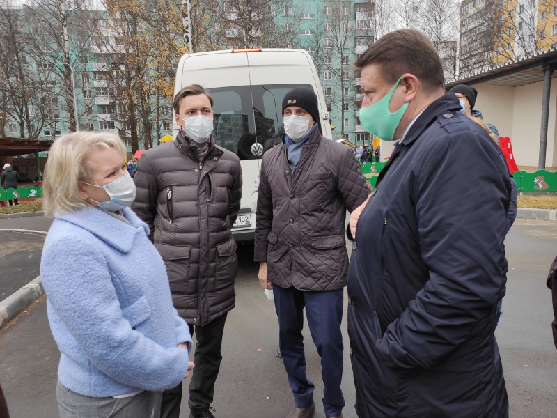 Михаил Иванов принял участие в объезде социальных объектов, строящихся в Приокском районе