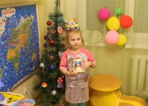 Олег Лавричев вручил жителям Советского района новогодние подарки