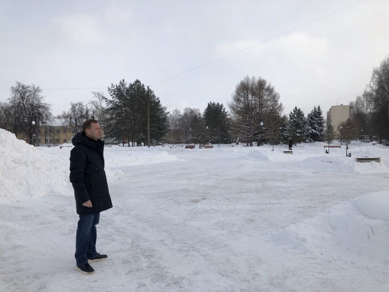 Станислав Прокопович провел мониторинг уборки от снега территории Московского района