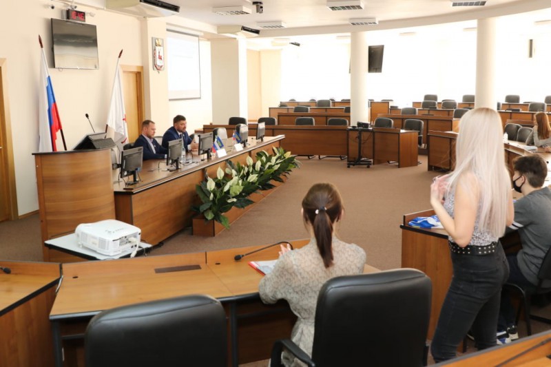 Николай Чернышов организовал для студентов экскурсию в Дом Советов