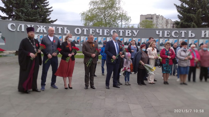 Юлия Мантурова приняла участие в памятном митинге в Московском районе