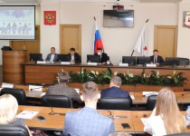 «Ребята смогли погрузиться в среду нормотворчества, которая царит в зале заседаний Думы», – Олег Лавричев