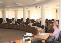 Депутаты Думы обсудили возможные варианты расселения жильцов аварийного дома на улице Краснодонцев