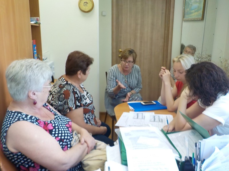 Ольга Балакина обсудила с жителями и домоуправляющей компанией благоустройство двора по улице Касьянова