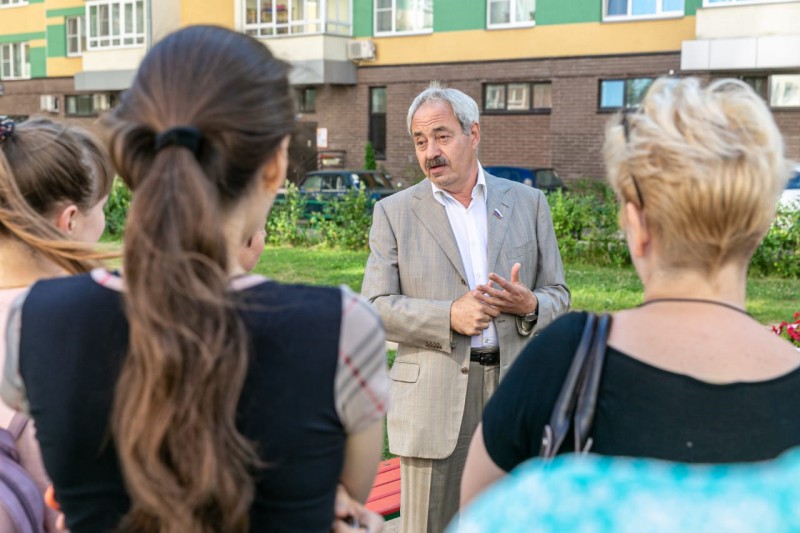 Депутаты городской Думы провели отчетные встречи с жителями Нижнего Новгорода