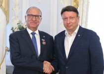 Олег Лавричев вручил первые Памятные знаки «800 лет городу Нижнему Новгороду»