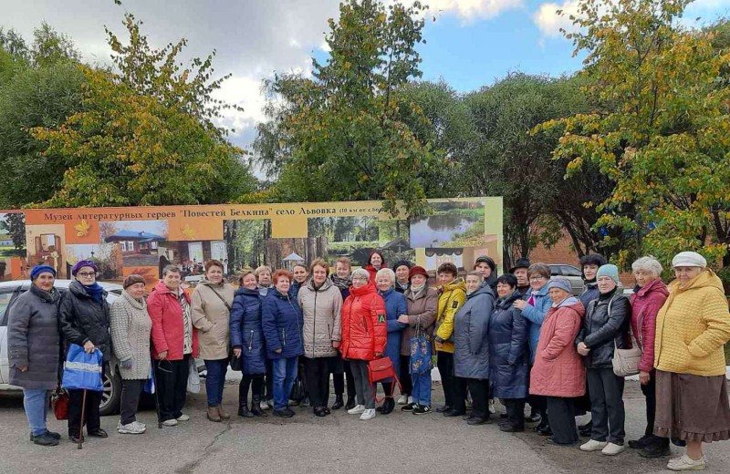 Юрий Ерофеев помог организовать экскурсию в Большое Болдино для жителей Московского района