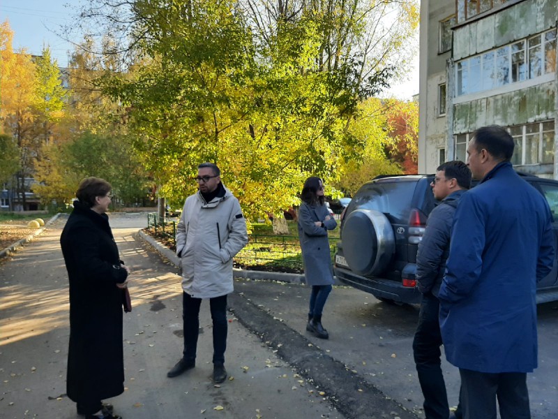 Ольга Балакина провела мониторинг благоустройства придомовой территории